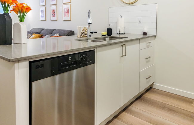 New Apartments in Cranston by GLOBALSTAY - Photo 31