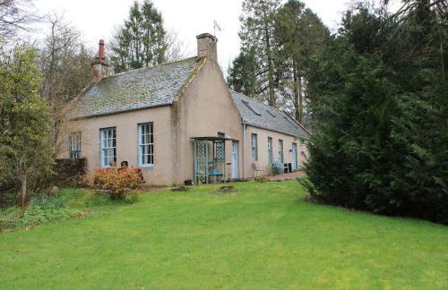 Spacious Cottage in the Grounds of a Scottish Castle - Photo 26