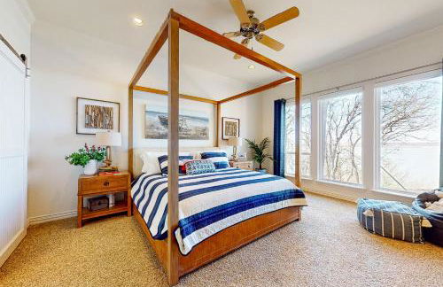 Lakefront Estate Stunning Views, Deck, Bar and Dock - Foto 14