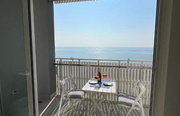 Vista mare a 10m dalla spiaggia, 8 piano e parcheggio privato - Foto 18