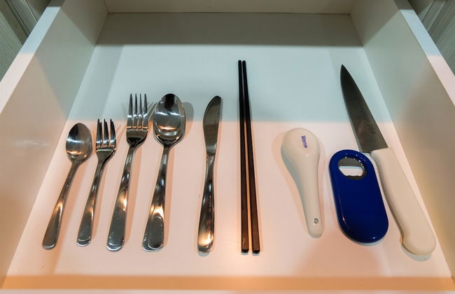 Studio Room Azalea Suites Apartment - Photo 9