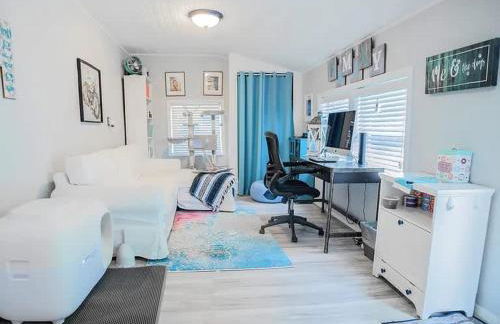 Soothing Blues in Peaceful 2BR 1BA Cottage - Foto 18