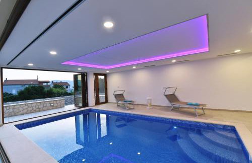 Villa Muskatel KRK -with heated covered pool - Photo 28