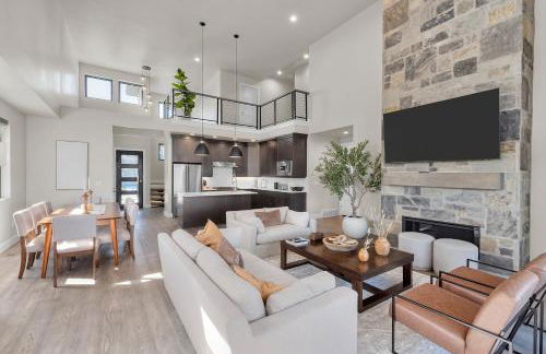 New East Deer Valley, 1 min, 994 New luxury 5br Twin House, Hot Tub, Lake view, Park City 10 min - Photo 4