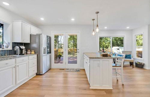 Middle Sound Hideaway~Beaches, Shopping, Families - Foto 3