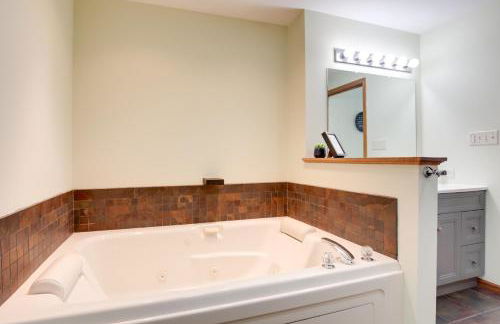 5 Mi to Sno-Eagles Trails Lakefront Getaway! - Photo 12