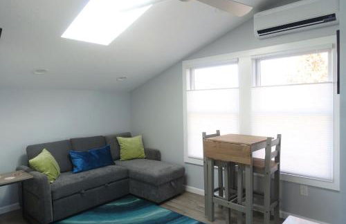 The Lilly Pad Brand New in Hyde Park! Pet Friendly, fully fenced yard, walking distance to Hyde Park shops, and dining and Camel's Back Park - Photo 14