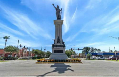 Seahorse Inn - Walk to Sunny Beach and Ocean Views - Foto 17