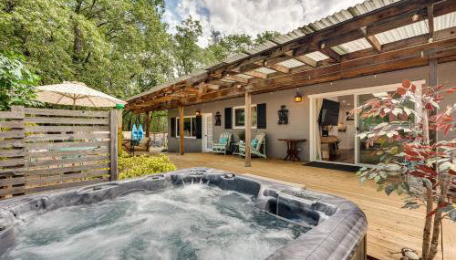 Modern Meadow Vista Vacation Home w/ Spacious Deck - Photo 1