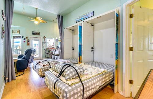 Ocean-View Balcony! Coastal Haven in Crystal Beach - Foto 10