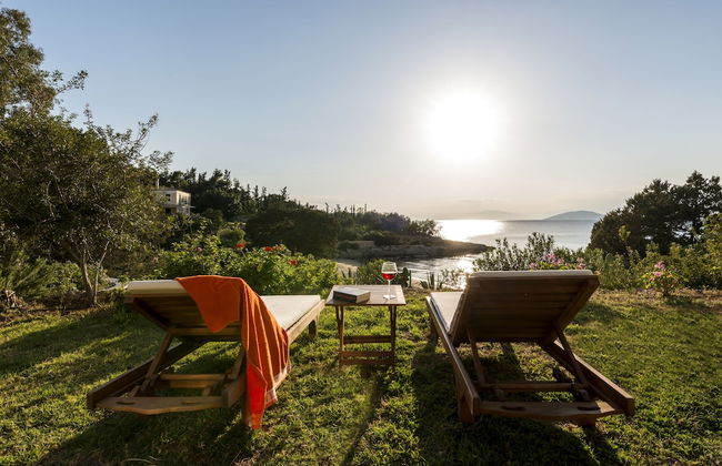 Electra Beachfront Villa - Photo 39