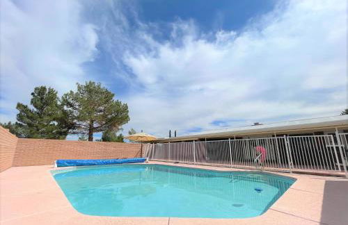Luxe 4BR 2BTH l Pool & Grill l Central Location l Mountain View l Family Vacation l RV Site - Foto 27