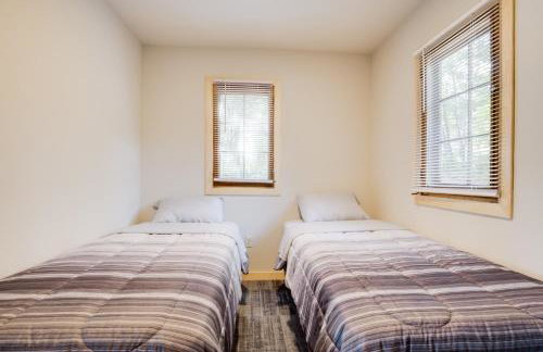 Private Dock and Rowboat! Cabin on Bearskin Lake - Foto 14