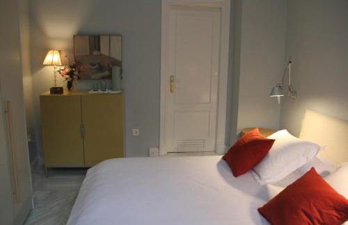 Elegant 2 Bedroom Apartment in Historic 1882 Building Central Sevilla Private Parking & Country Club Access - Foto 24