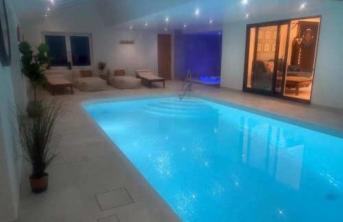 Stunning Beach House Indoor Pool - Foto 9