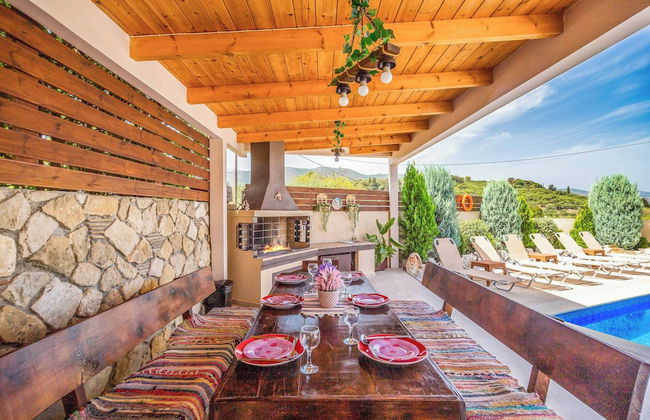 Maggie Alonia - Photo 21