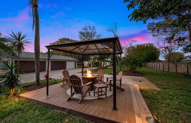 Luxe Largo Retreat: Pool, Games, Basketball & More - Foto 47