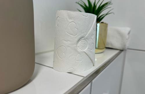 ImmoStay G#1 Ferienhaus - Parken & WiFi, 2 Balkone und 2 Bäder,4K - Foto 75