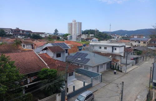 Ótima Localização, com suíte, Garagem coberta - Foto 23