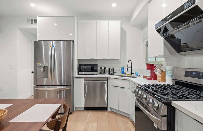 Not Affected by the Fire/modern 5BR Home With Parking, Near LA Attractions #4 - Foto 28