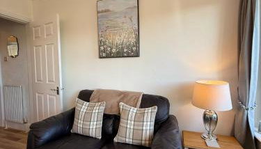 Canalside walks Riddlesden Local to Skipton Ilkley Haworth & Keighley Worth Valley Railway - Foto 5