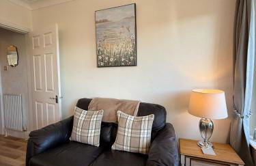 Canalside walks Riddlesden Local to Skipton Ilkley Haworth & Keighley Worth Valley Railway - Foto 5