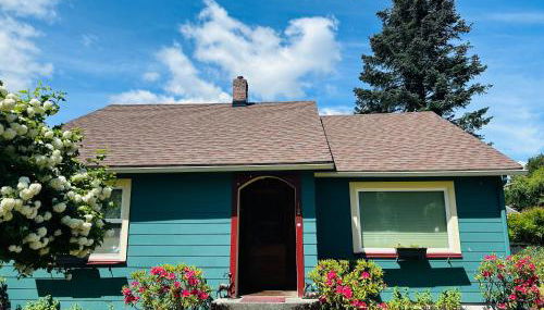 Daffodil Cottage in Downtown Packwood, WIFI, BBQ, Firepit, Smores - Foto 4