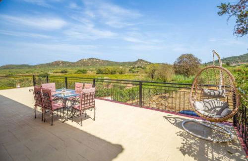 Maggie Alonia - Photo 12