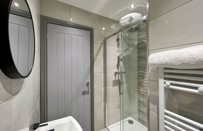 St Michael House - Photo 29