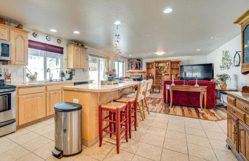 1 Mi to Moses Lake Home with Private Yard and Hot Tub - Foto 7