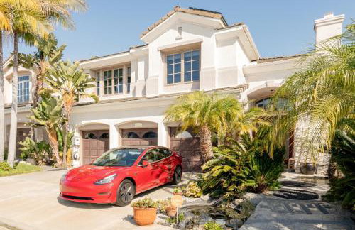 Luxe Family Villa ,116 inch Theater, Yard , Near Beaches - Photo 45