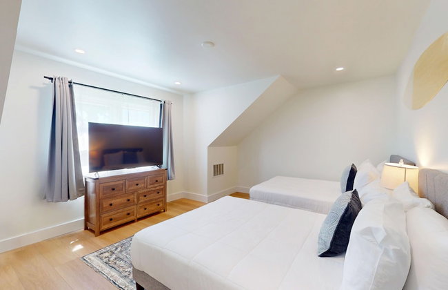 Coastal Estate - Photo 14