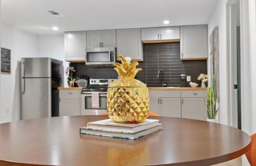 Chic 2 bedroom w free parking - Foto 6