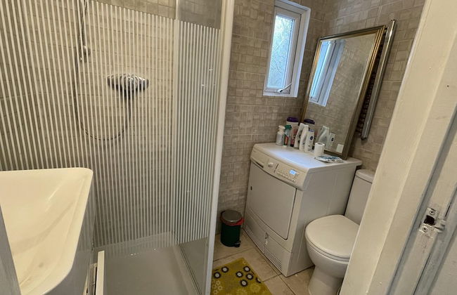 Lovely Flat Near Train Station and Central London - Foto 15