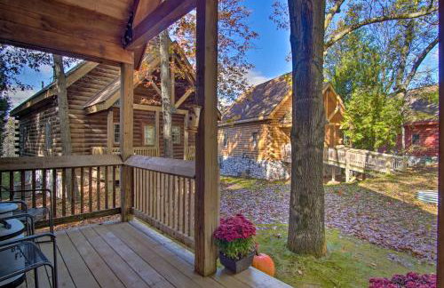 Rustic Rothbury Cabin with Resort Amenity Access! - Foto 25