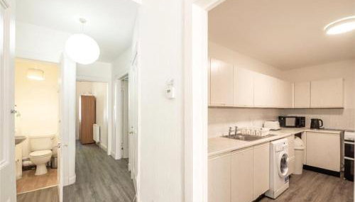 Spacious city center main door 3 bedrooms flat - Foto 5