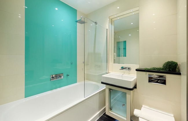 The South Hampstead Hideaway - Stylish 6bdr Home - Photo 5