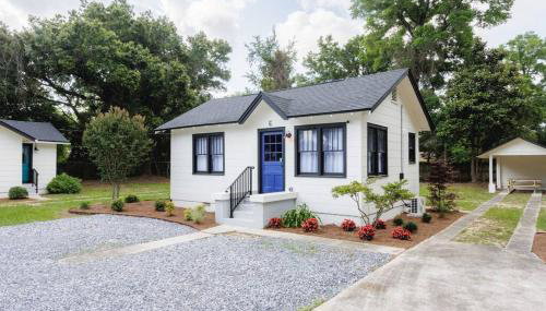 The Peacock - Artsy East Hill Getaway - Foto 2