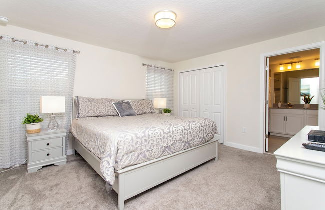 Luxurious Décor 4 Bd w/ Pool Close to Disney 4820 - Photo 41