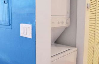 Light-Filled Apt Steps to Beach Convention Center - Foto 19