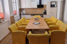 Für Gruppen und Familien - große Ferienwohnung Nähe Stadtpark, 4 Schlafzimmer, 2 Bäder, Terrasse, Parkplatz - Foto 1