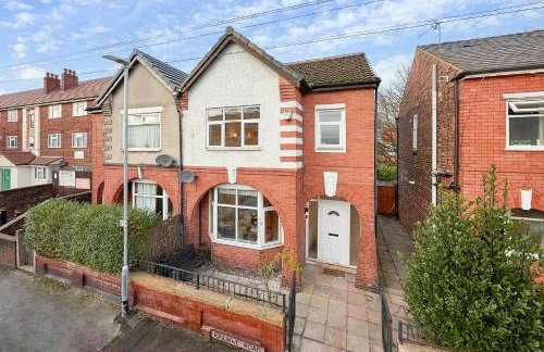 Stylish 4 bed home in Old Trafford next to MUFC - Foto 68