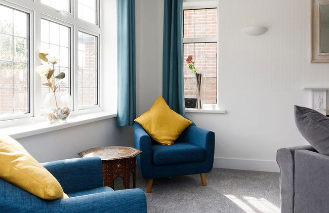 Bright Modern 4 br House 100 Metres From Beach - Photo 14