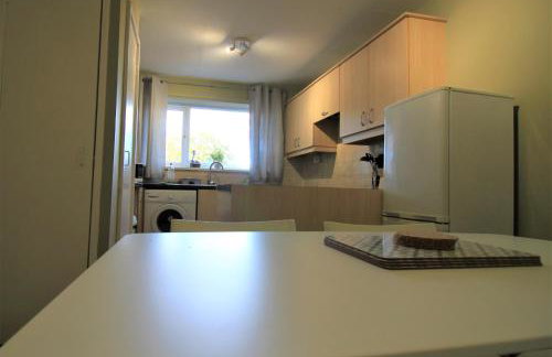 St James House - Charming 3 bed, 2 bathrooms, driveway parking, close to town centre - Photo 10