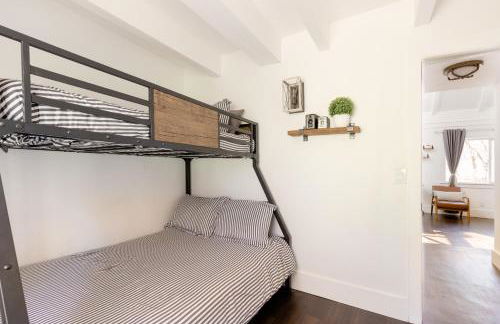 Sprocket Hollow Treetop A-Frame Log Cabin - Foto 24