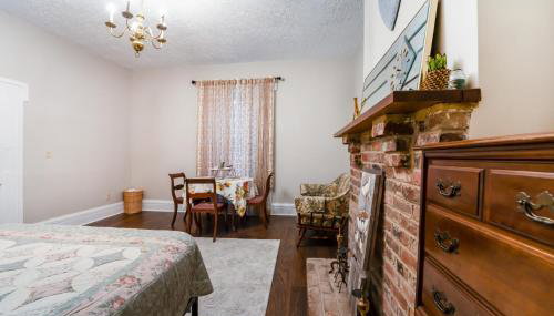 Renovated 4BR | 10 Min to Liberty University - Foto 3