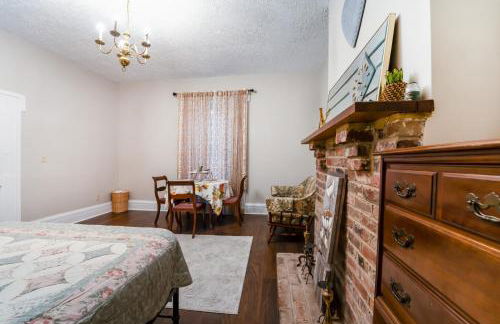 Renovated 4BR | 10 Min to Liberty University - Foto 3