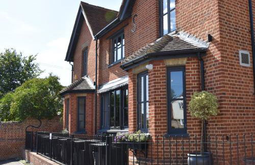 Booking Urban at Stisted - Foto 1