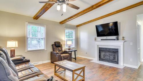 Private Yard and Deck High Point Home Base! - Foto 3