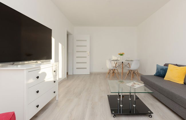 Kopcińskiego Apartment Warsaw by Renters - Photo 14